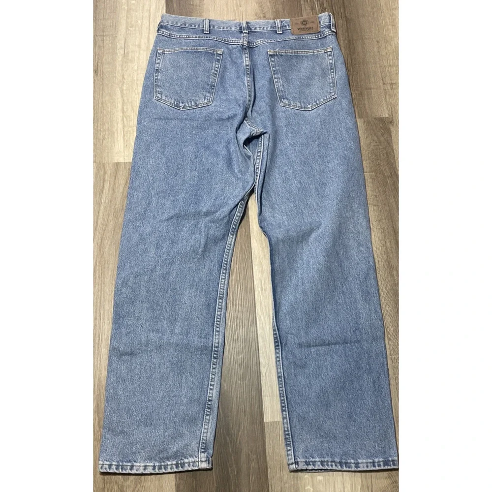 Wrangler Men's Jeans -Premium Quality- Light Wash Denim Blue Size 36x32 Regular